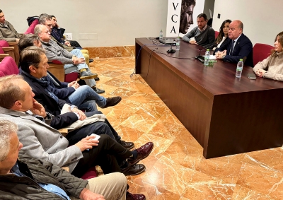 El Alcalde de Antequera mantiene una reunión con representantes del sector de la construcción, gestores y promotores abordando la realidad del mercado de la vivienda en nuestra ciudad